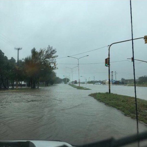 Asi esta en este momento el ingreso al autodromo del Chaco ( TW: Damian Barischpolski&#8207; )