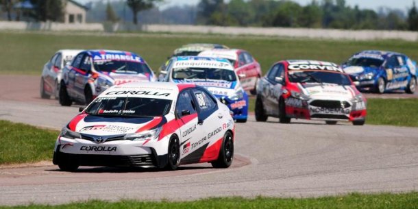 El de Toyota se aleja en la cima del certamen
