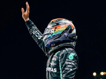 HAMILTON GANÓ Y EMPATÓ EL CAMPEONATO