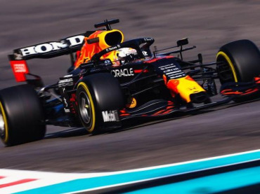 POLE DE MAX VERSTAPPEN EN ABU DHABI