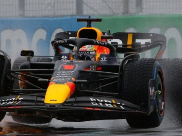 VERSTAPPEN LARGA ADELANTE EN CANADA
