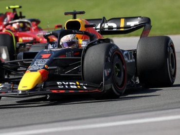 VERSTAPPEN GANA Y ESTIRA LA DIFERENCIA