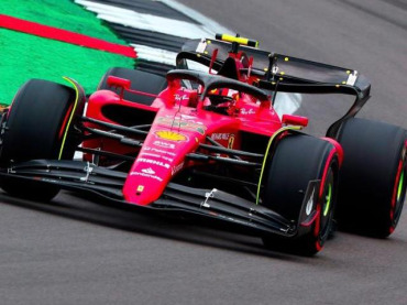 POLE DE CARLOS SAINZ EN SILVERSTONE