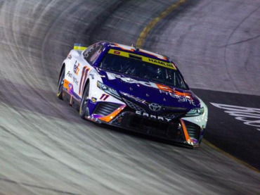 HAMLIN SE LLEVA LA CARRERA DEL NASCAR EN BRISTOL