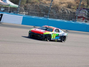 WILLIAM BYRON SE QUEDA CON LA POLE DEL NASCAR EN PHOENIX