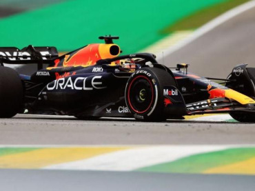 MAX VERSTAPPEN SE LLEVÓ LA VICTORIA EN SAO PAULO Y ALONSO SE SUBIÓ AL PODIO