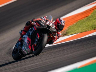 VIÑALES SE LLEVA LA POLE DEL MOTOGP EN VALENCIA