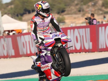 JORGE MARTÍN GANÓ EL SPRINT Y DESCUENTA. BAGNAIA FINALIZÓ QUINTO 