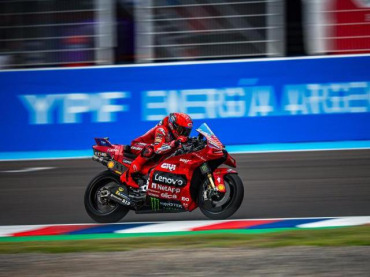 NUEVA POLE PARA MARC MÁRQUEZ